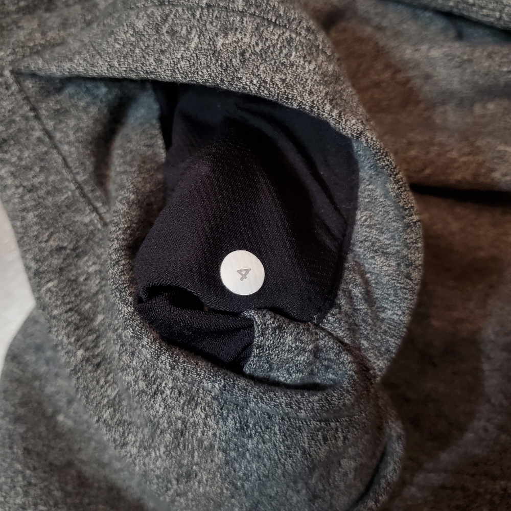 Lululemon long sleeves pullover hoodie. Dark heathered grey. Size 4. Oversized. - Picture 4 of 10